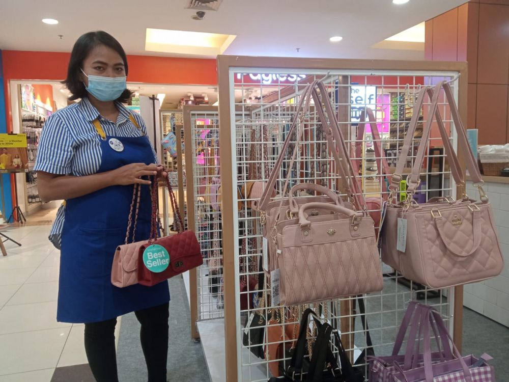 Bertabur Diskon di The Self Inc, Yuk Lengkapi Kebutuhan Make Up dan Aneka Tas Cantik Kamu