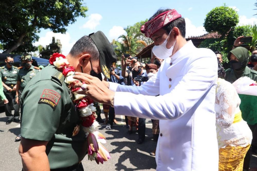 Jendral TNI Dudung Abdurachman Dianugerahi Pelopor Pelindung Negeri