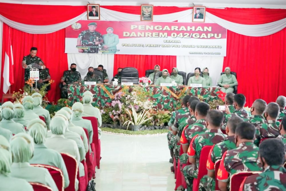 Danrem 042/Gapu: Kehadiran TNI di Tengah Masyarakat Diharap Ciptakan Lingkungan yang Aman