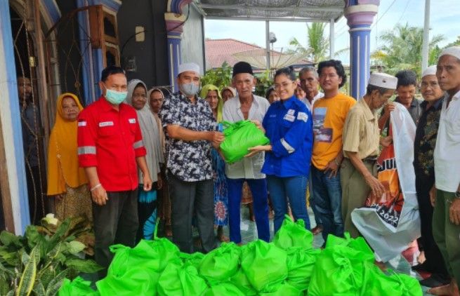 SKK Migas dan KKKS Seleraya Merangin Dua, Bagi Sembako Bagi Masyarakat Dua Desa