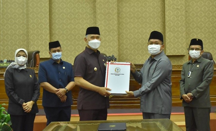 DPRD Kota Jambi Sampaikan Rekomendasi Terhadap LKPJ Wali Kota Jambi Tahun 2021