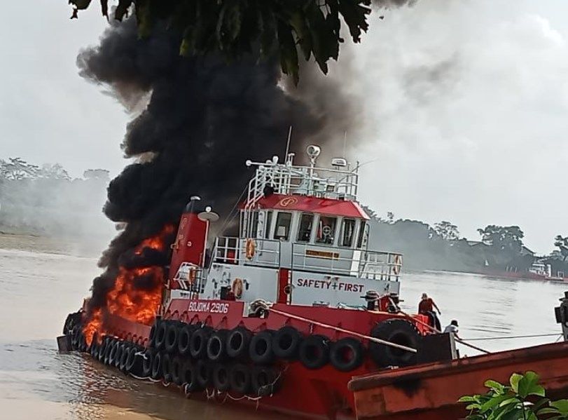 Polisi Sebut Ada Dugaan Kelalaian, dalam Terbakarnya Kapal Bojoma 2906 di Muarojambi