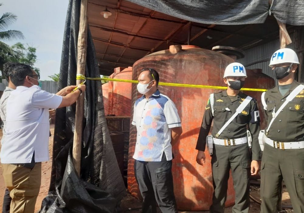 2 Gudang Minyak Diduga Ilegal di Sijenjang, Dipasangi Garis Polisi