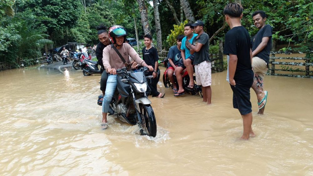 Sungai Batang Pangean Bungo Meluap, 25 Rumah Terendam Banjir, Warga Butuh Bantuan Makanan