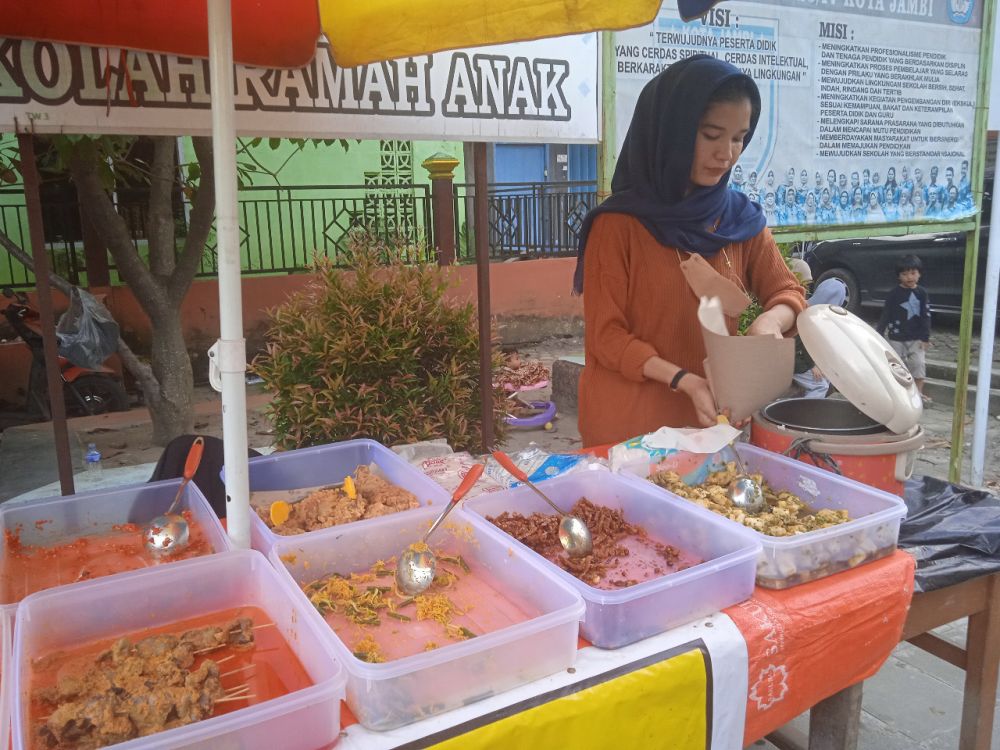 Bulan Ramadan, Pedagang Lauk Tak Pernah Sepi