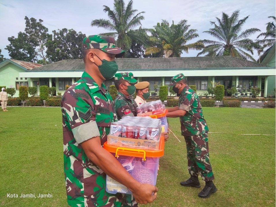 Distribusikan Bingkisan Lebaran Kepada Prajurit, Ini Pesan Dandim 0415/Jambi