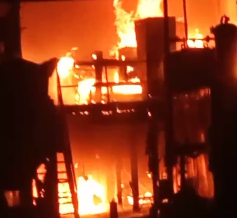 Ludes! Kebakaran Hanguskan Pabrik PT Budi Nabati Perkasa di Muaro Jambi, Kerugian Capai Miliaran Rupiah 