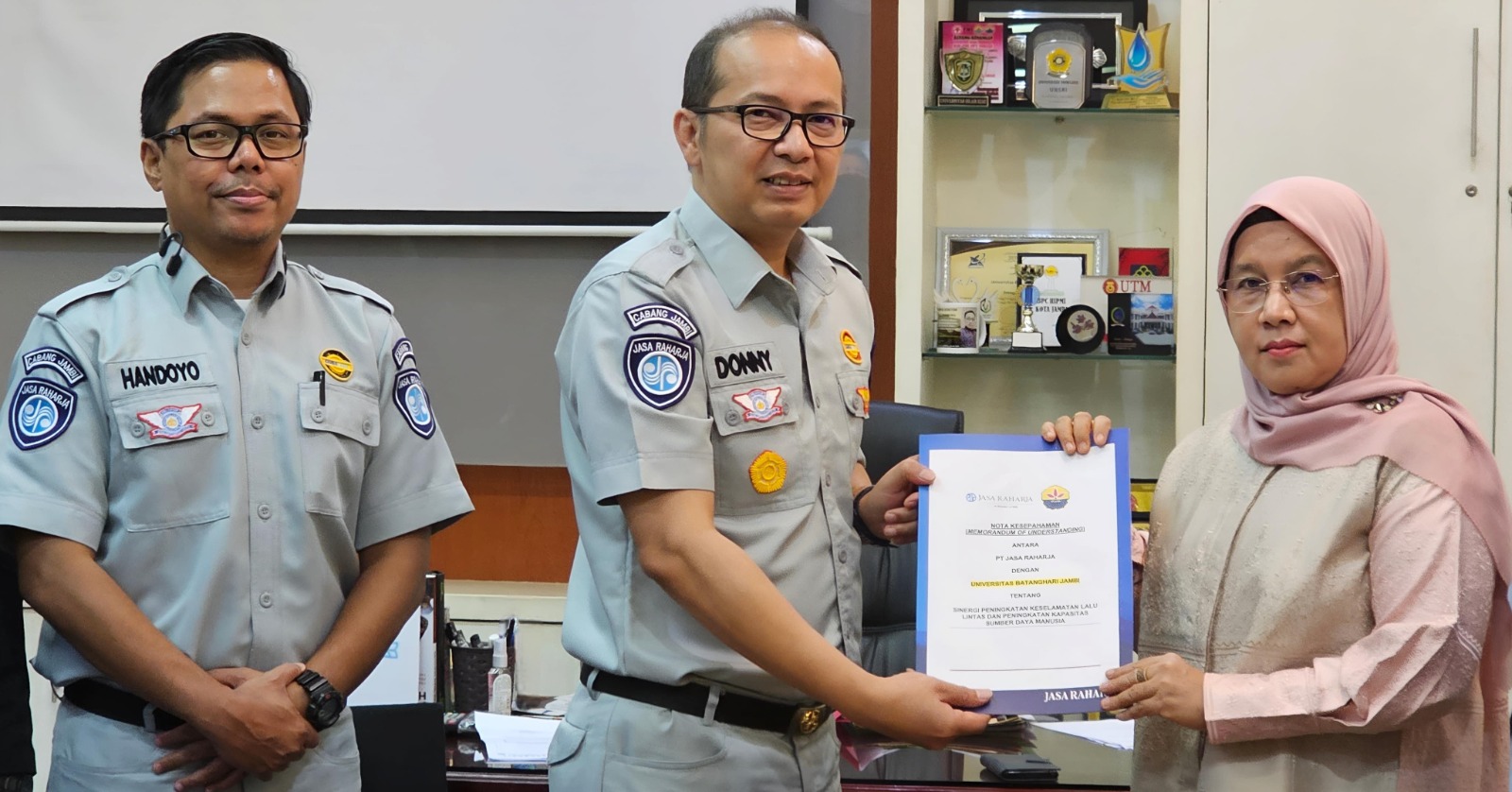 Kukuhkan Kemitraan Bersama PTS Terbaik di Jambi: PT. Jasa Raharja dan UNBARI Luncurkan MOU Inovatif