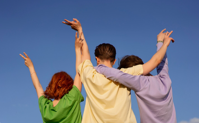 Dari yang Friendly sampai Tertutup, Ini Dia Ranking Zodiak yang Mudah Diajak Berteman