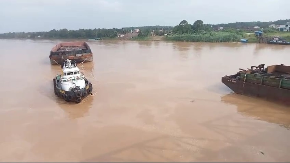 Dijalankan oleh PT Putra Batanghari, Kasus Tongkang Batu Bara Tabrak Jembatan Aur Duri 1 Masih Lanjut 