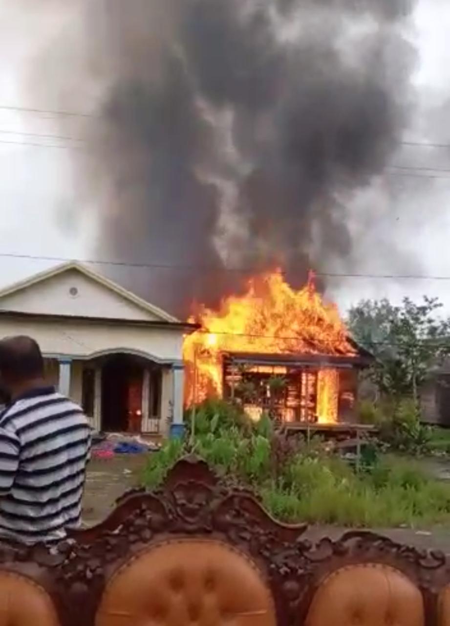 BREAKING NEWS: Rumah Warga di Tanjab Timur Kebakaran
