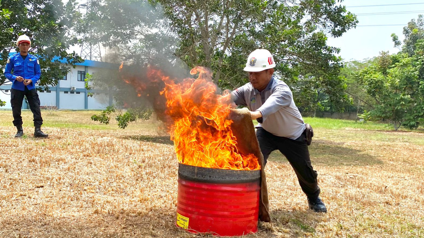 Tingkatkan Pelayanan, PLN IP UBP Jambi Laksanakan Penanggulangan Tanggap Darurat Bencana dan Kebakaran