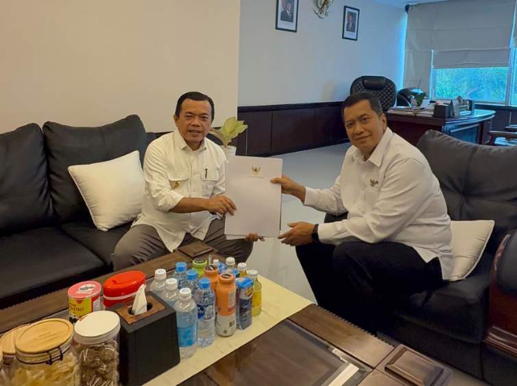 Perjuangkan Ribuan Non-ASN, Gubernur Al Haris Serahkan Langsung Usulan PPPK Paruh Waktu ke Kementerian PANRB