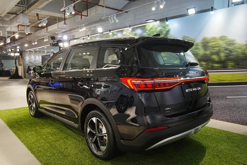 BYD M6 DM Resmi Diperkenalkan, MPV Crossover Plug-in Hybrid dengan Klaim Efisiensi 65 Km/Liter