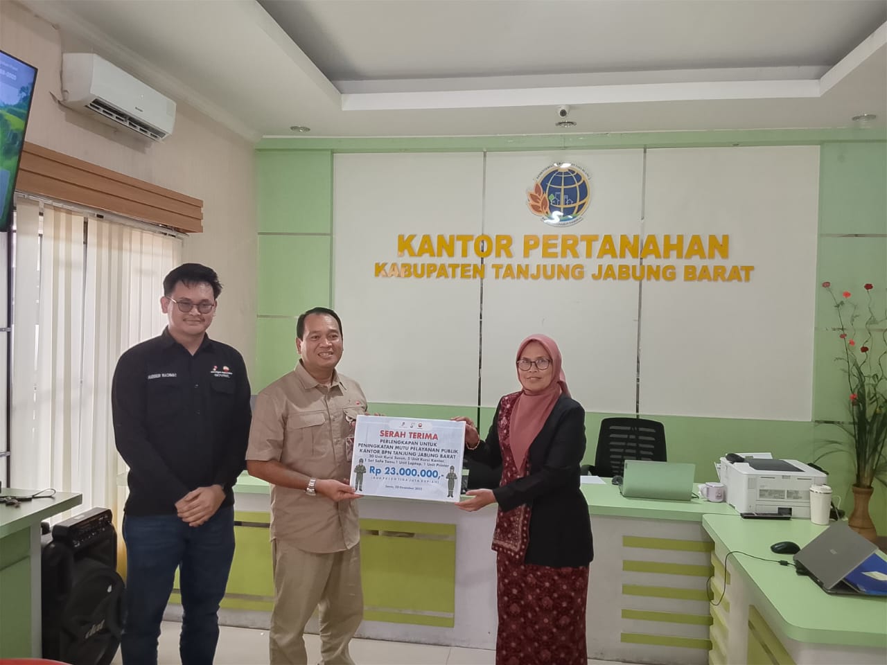 SKK Migas PetroChina Dorong Peningkatan Layanan Publik Lewat Bantuan ke BPN Tanjab Barat