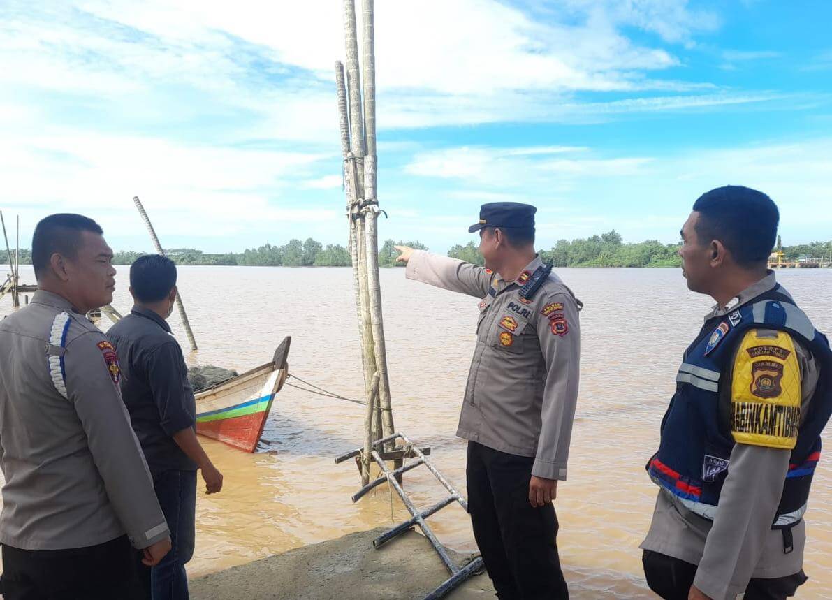 BREAKING NEWS : Pompong Tengelam saat Hendak Melansir Pinang, 1 Korban Belum Ditemukan