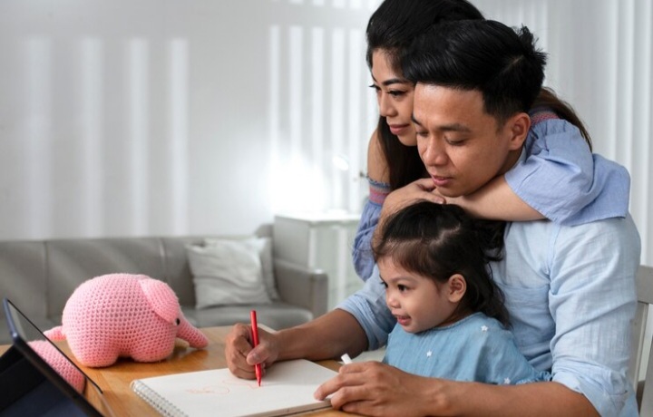 Jadikan Anak Mandiri Dengan Cara Ini, Yuk Kenali Kebiasaan Parentingnya!