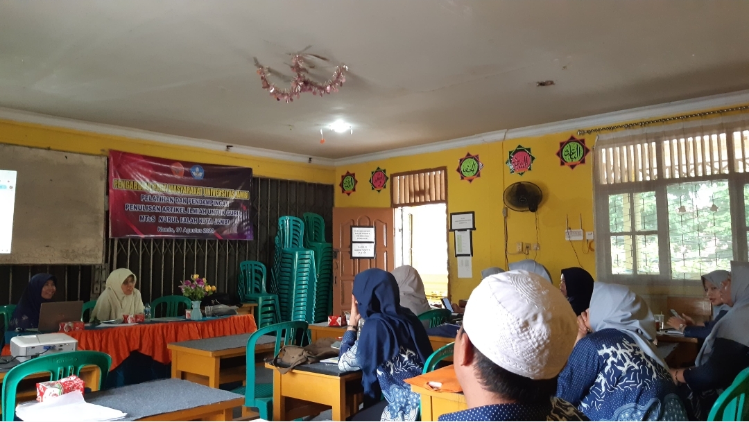 Kegiatan Pelatihan dan Pendampingan Penulisan Artikel Ilmiah untuk Guru MTSS Nurul Falah Kota Jambi