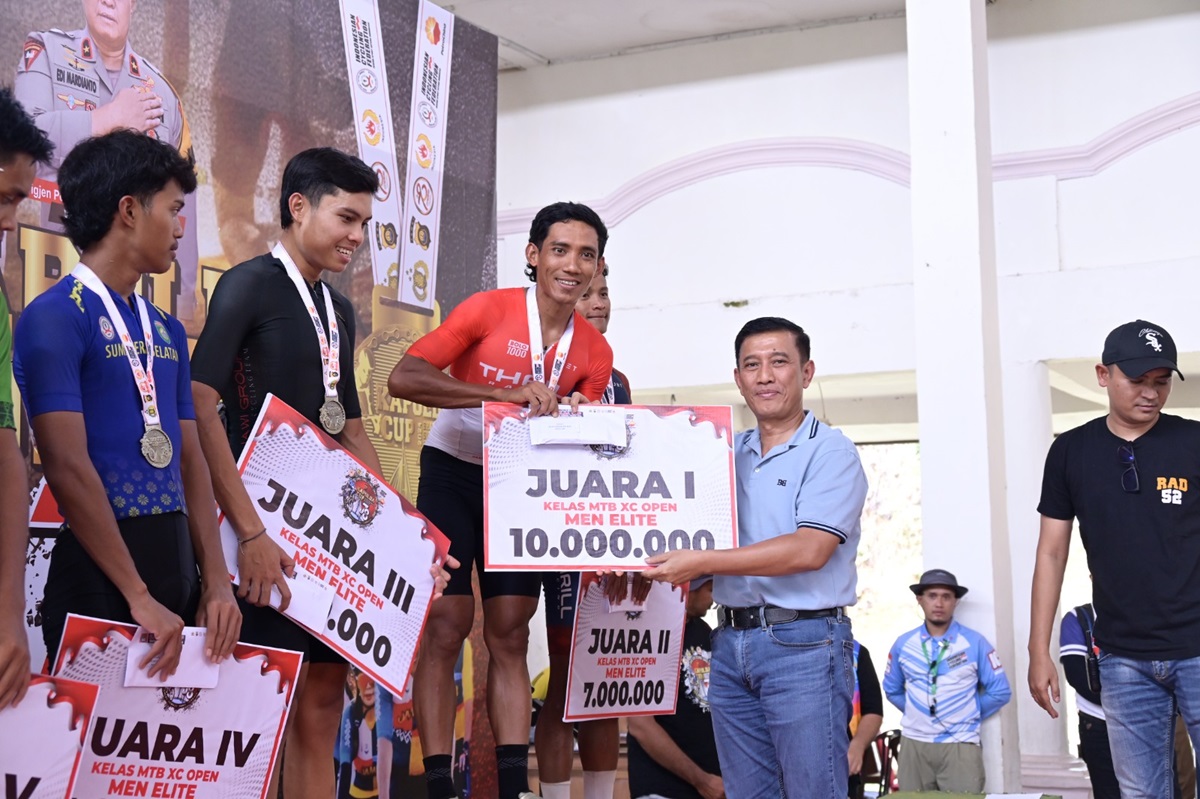 Sukses Besar! Kapolda Jambi Irjen Pol Rusdi Hartono Tutup Kejuaraan Balap Sepeda 