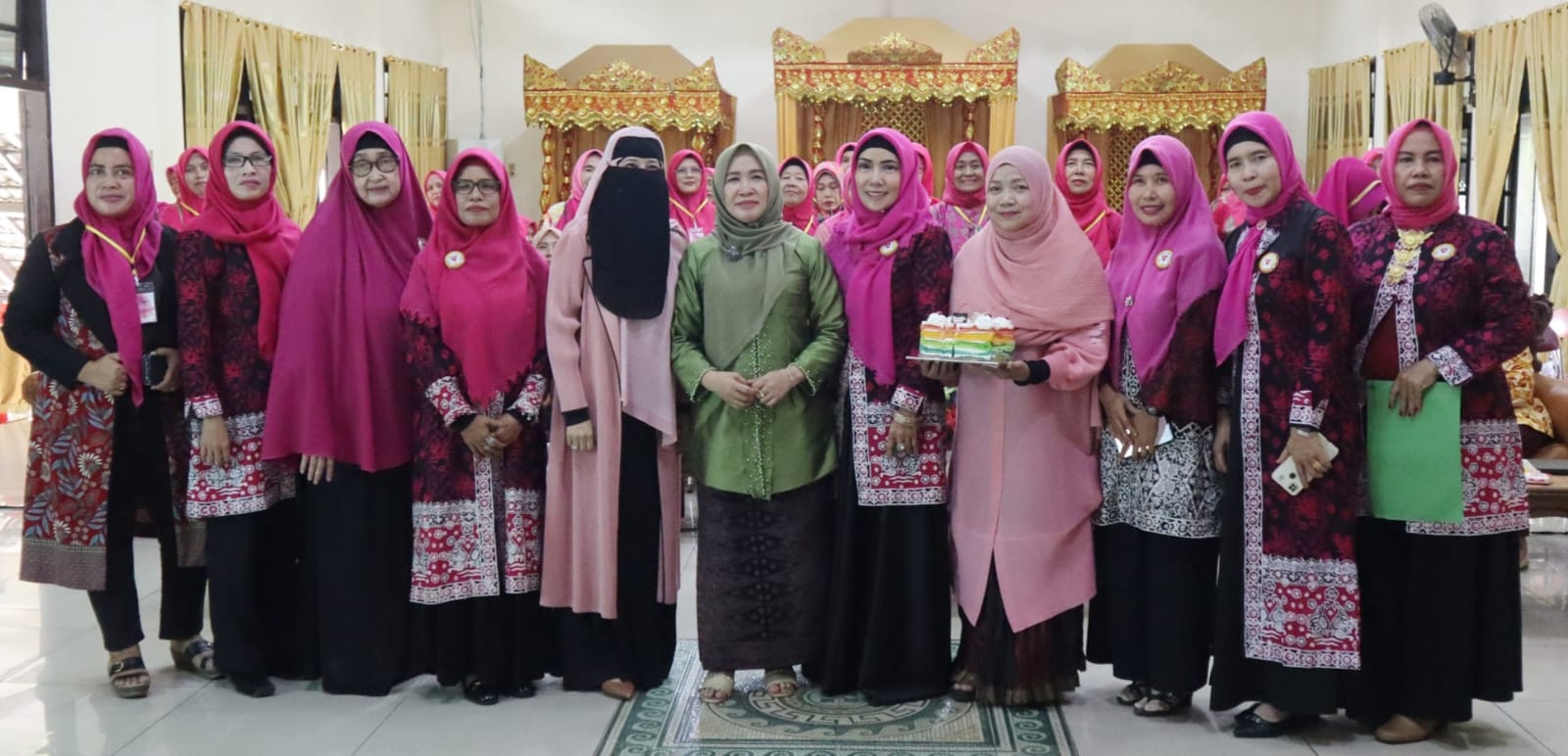 Pentingnya Peran Perempuan Dalam Meningkatkan Ekonomi Keluarga