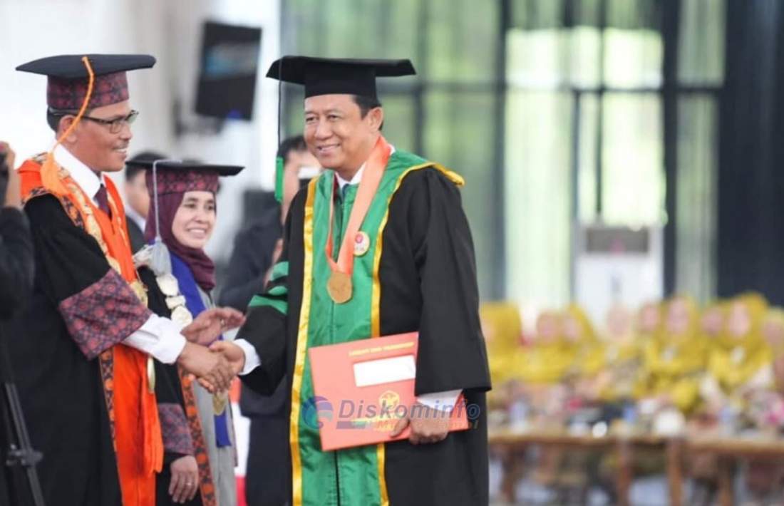 Sidang Terbuka Senat Universitas Jambi ke-119, Bupati Muaro Jambi Bambang Bayu Suseno Resmi Raih Gelar Doktor