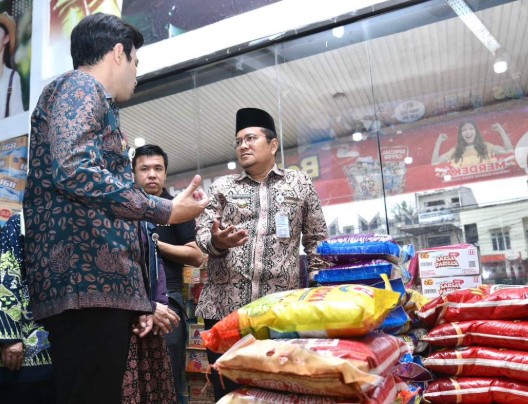 Pemkot Jambi Gerak Cepat! Wali Kota Maulana Pimpin Sidak Beras Oplosan, Pastikan Kualitas dan Harga Tetap Aman
