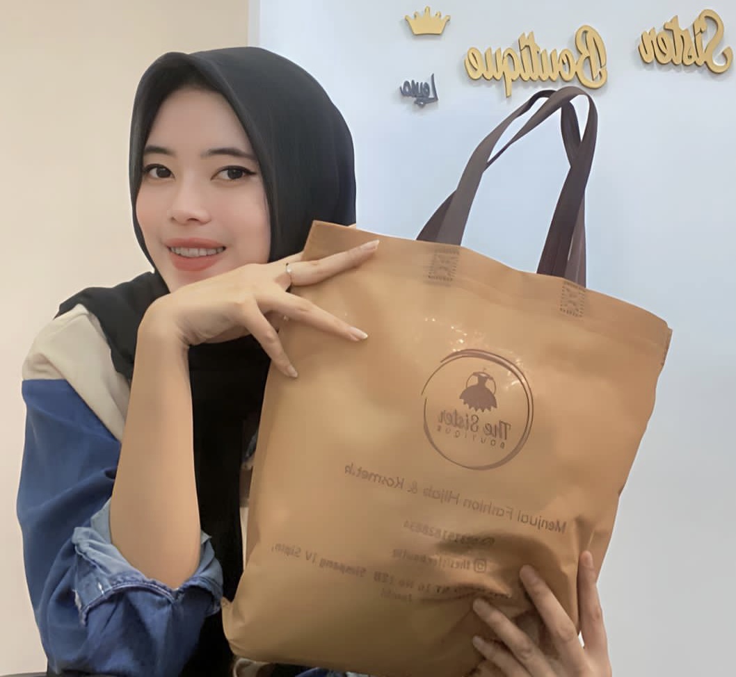 Kenalan dengan Owner The Sister Boutique, Gagal Tes Polwan, Kini Raup Omset Hingga Puluhan Juta per Bulan