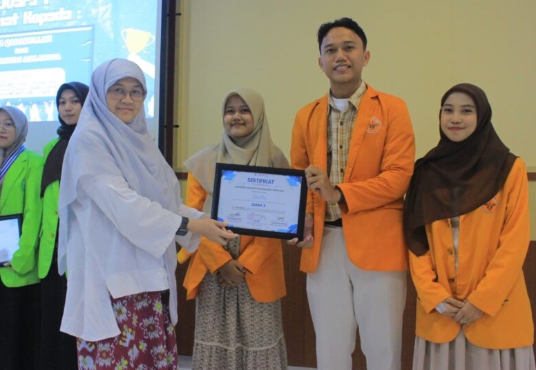 Hebat! Tim Mahasiswa UNJA Sabet Juara 2 Esai Ilmiah Nasional di UII Yogyakarta