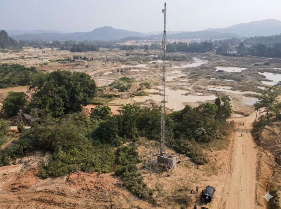 Telkomsel Perluas Akses Digital Masyarakat Desa Demang Sarolangun