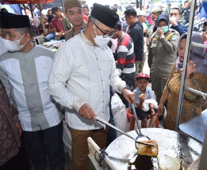 Wali Kota Jambi Syarif Fasha Buka Pasar Beduk Ramadan Pemkot Jambi