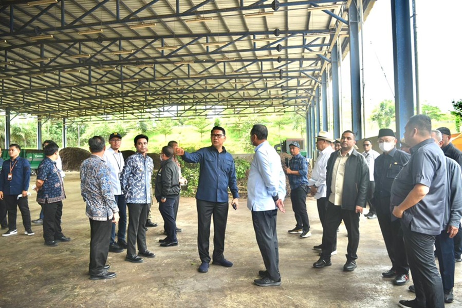 Dorong Pengelolaan Sampah Modern, Komisi XII DPR-RI Kunjungi TPA Talang Gulo Kota Jambi