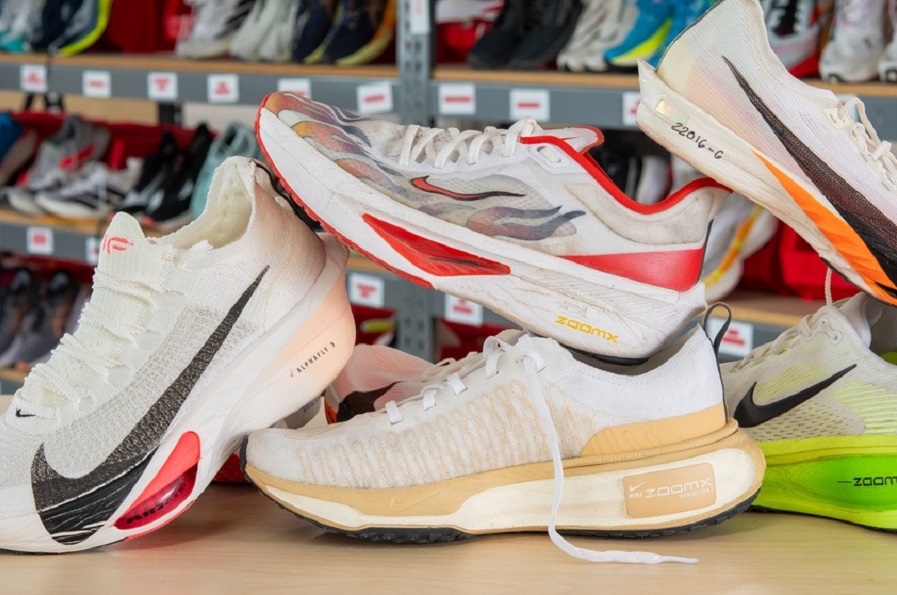 Bukan Cuma Adizero! Ini Deretan Sepatu Lari Nike Terbaik 2026 yang Jadi ...