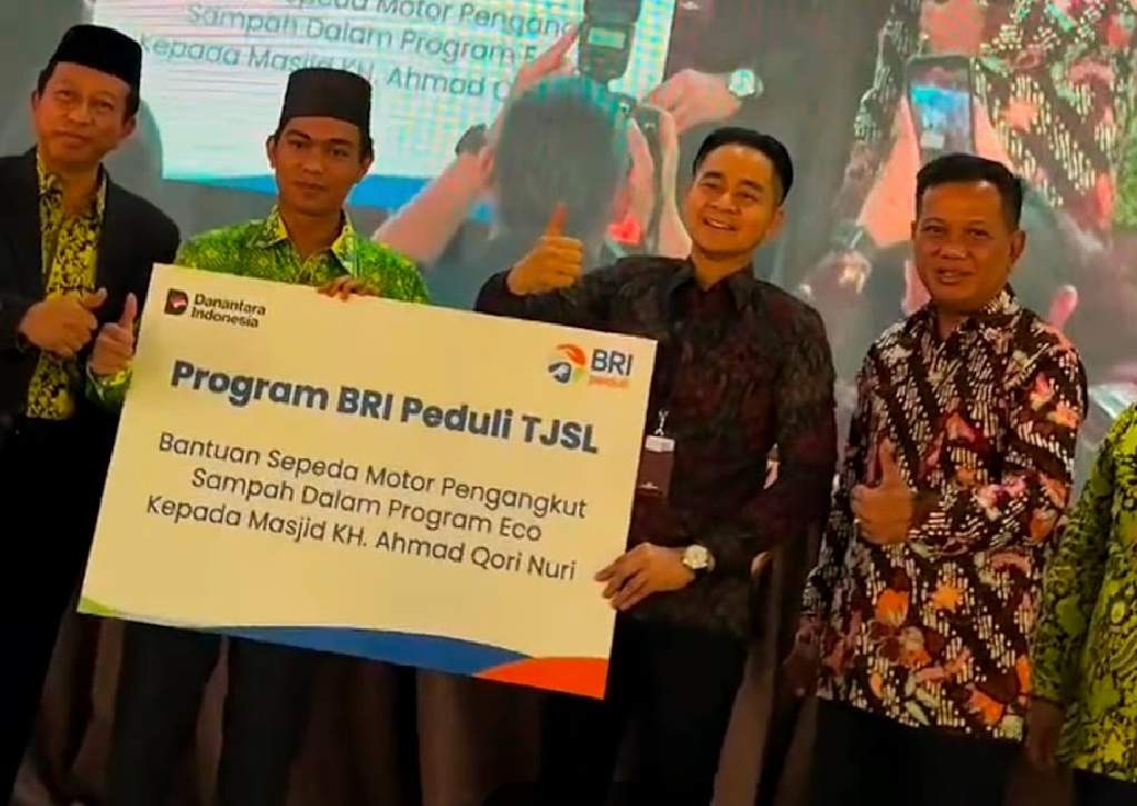 Dukung Kelestarian Lingkungan, BRI Peduli Bantu Masjid KH Ahmad Qori Nuri