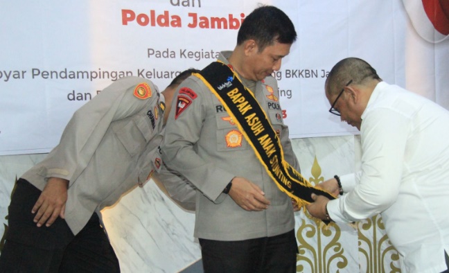 Kapolda Jambi Jadi Bapak Asuh Anak Stunting, Polda Jambi dan BKKBN Provinsi Jambi Jalin Kerjasama