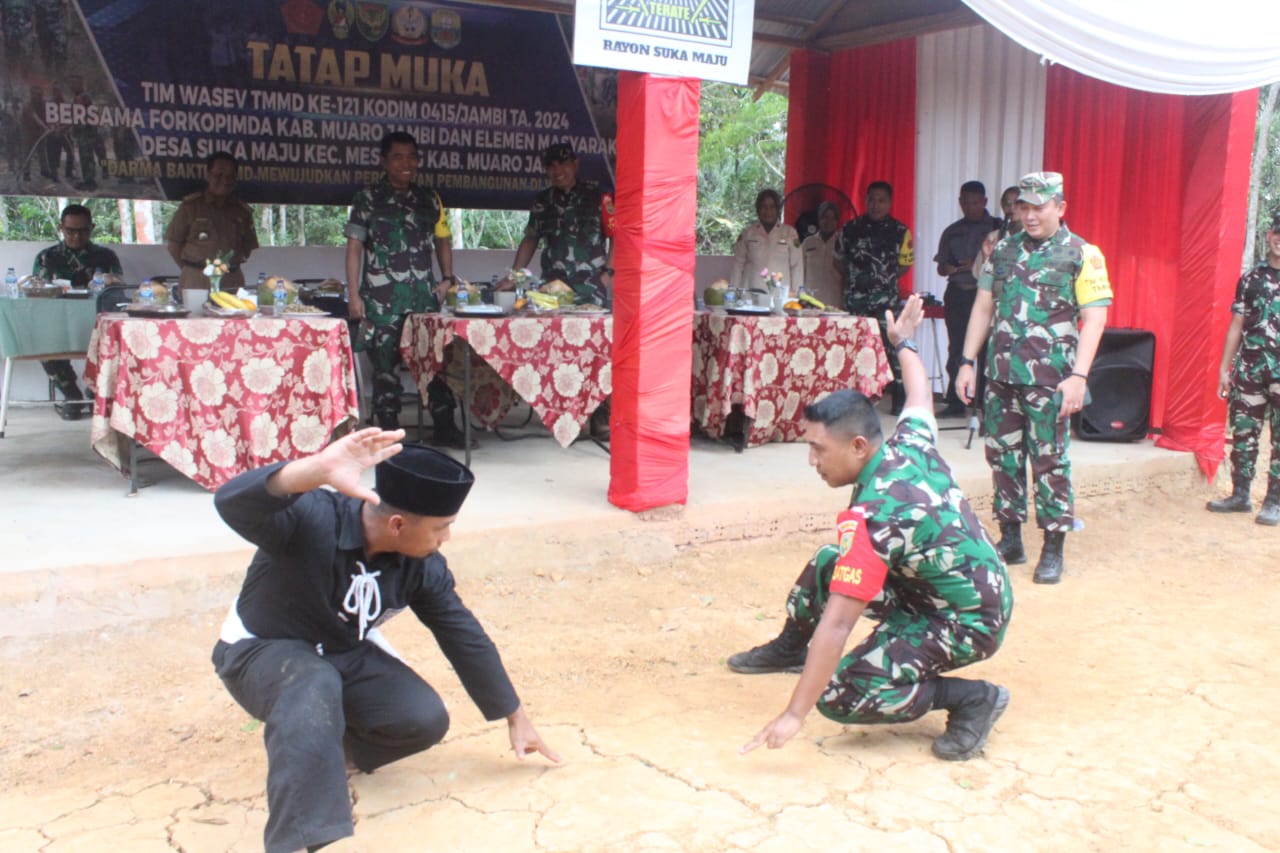 Kunjungan Tim Wasev padaTMMD ke-121 di Desa Suka Maju, Masyarakat Unjuk Kebolehan