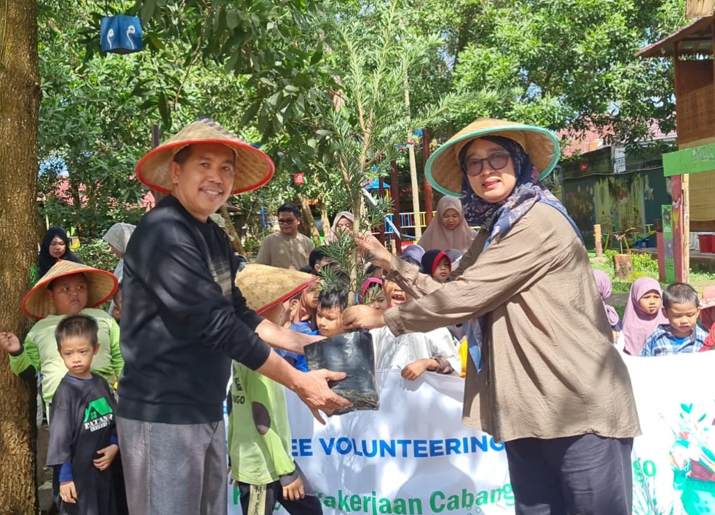 Peringati Hari Lingkungan Hidup Sedunia, BPJamsostek Cabang Muara Bungo Laksanakan Kegiatan Go Green 