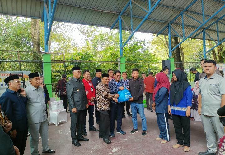 Pemkot Jambi dan Forum CSR Berikan Bantuan Sembako