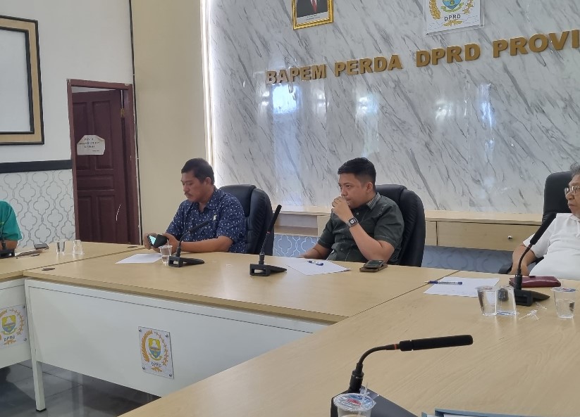 Ketua DPRD Provinsi Jambi, M Hafiz Fattah, Terima Audiensi Tenaga Kesehatan RSUD Raden Mattaher