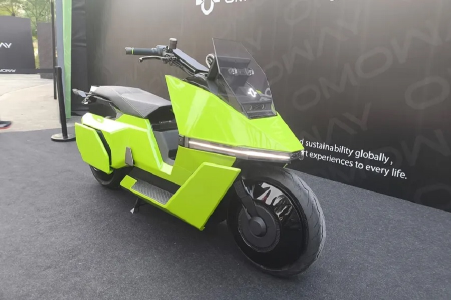 Canggih! Motor Listrik Omo X Bisa Berdiri Sendiri, Indonesia Jadi Negara Pertama Peluncuran