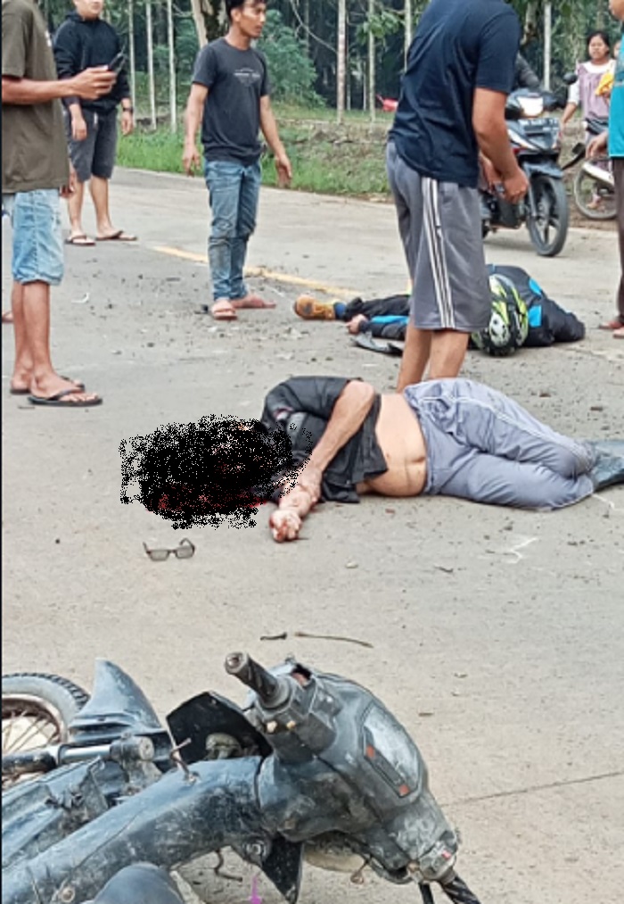 BREAKING NEWS: Kecelakaan di Jalan Lintas Jambi-Muarasabak, Dua Pengendara Cidera Parah
