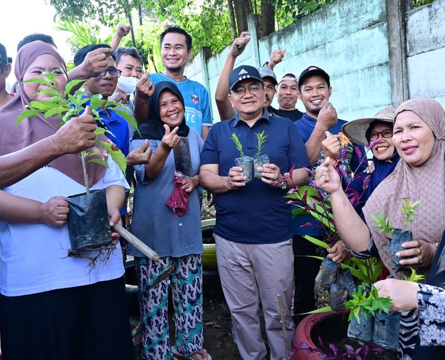 Wali Kota Jambi Turun Langsung Gotong Royong, Contohkan Pentingnya Budaya Bersih Demi Kota Bebas Banjir