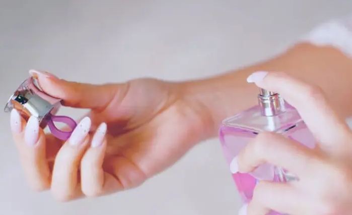 10 Tips Agar Wangi Parfum Bisa Bertahan Lama Seharian