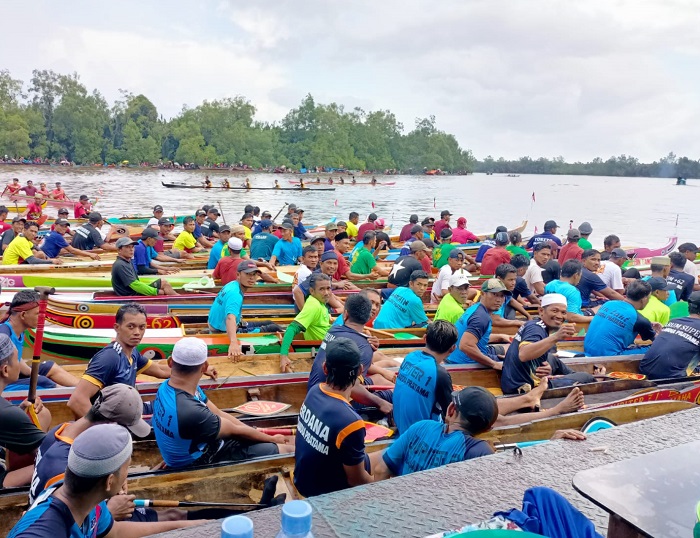 Pacu Perahu Tradisional Karang Taruna Cup Tanjab Timur di Desa Sungai Tawar, Desa Merbau Dominasi Juara