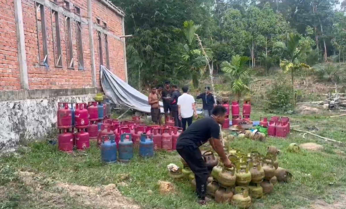 Polda Jambi Gerebek Gudang Pengoplosan Tabung Gas Subsidi, Tiga Orang Diamankan 