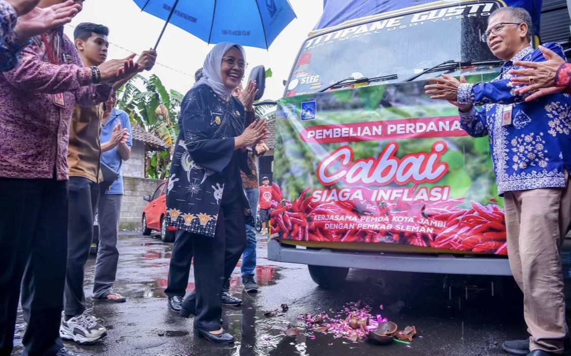 Bangun Kerja Sama, Pj Wali Kota Jambi Lepas Pembelian Perdana Cabai dari Sleman