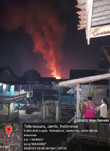 BREAKING NEWS: 9 Rumah di Legok Kota Jambi Kebakaran