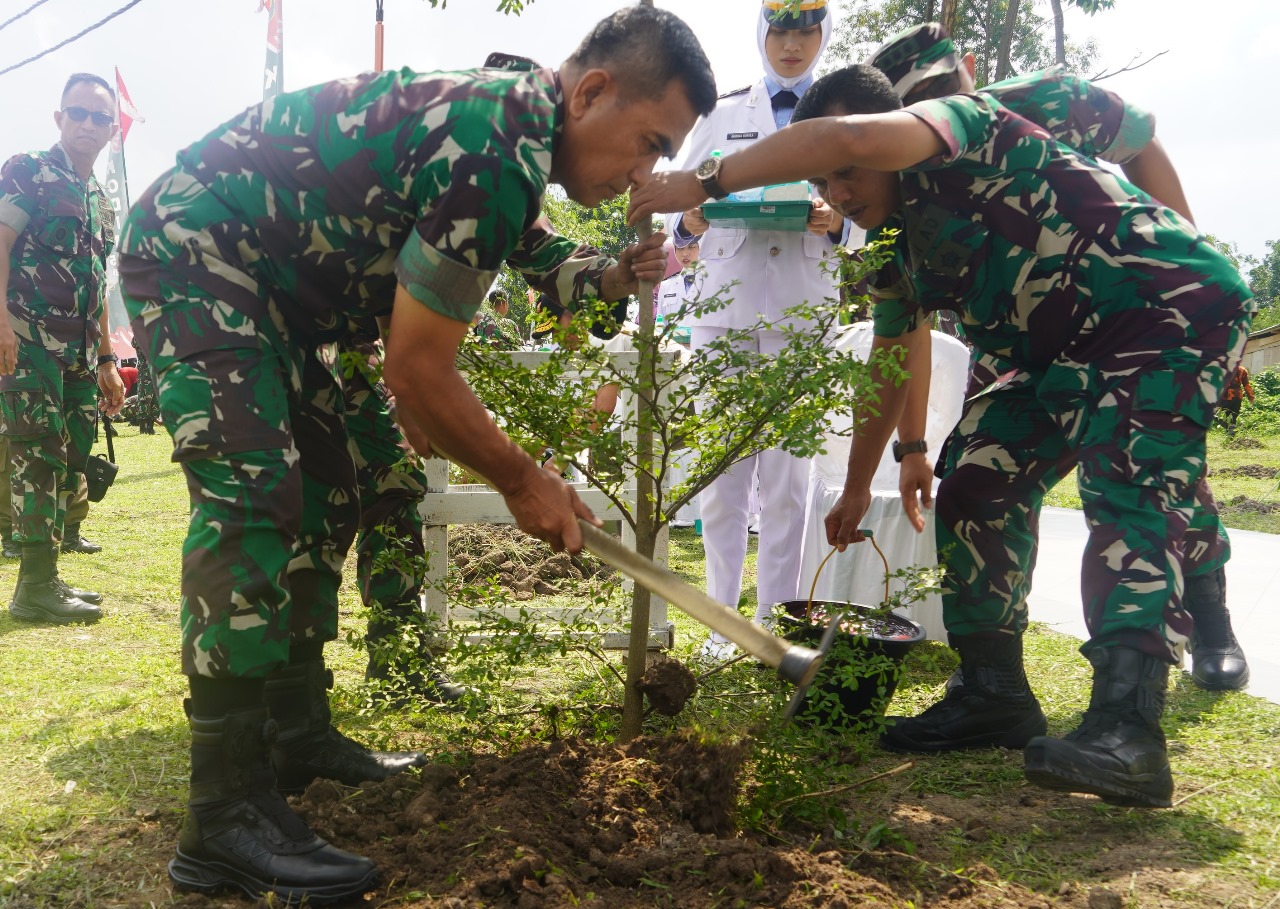 Hari Juang TNI AD Tahun 2023, Danrem 042/Gapu Pimpin Penanaman 1.895 Pohon