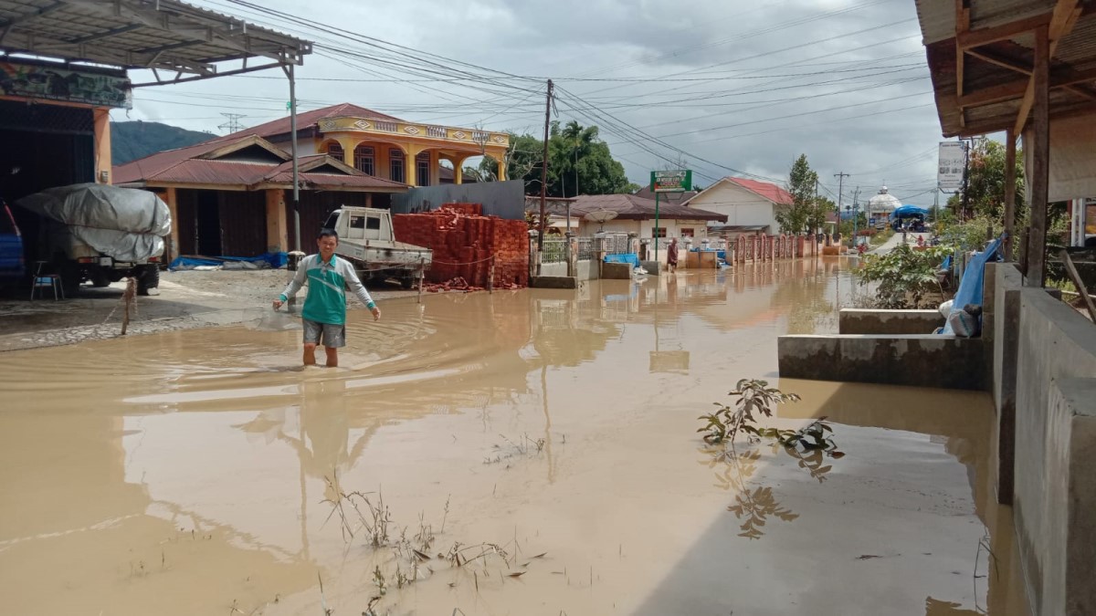Tak Bisa Beraktivitas, Korban Banjir di Desa Lubuk Suli Kerinci Ngeluh Butuh Bantuan Bahan Pokok