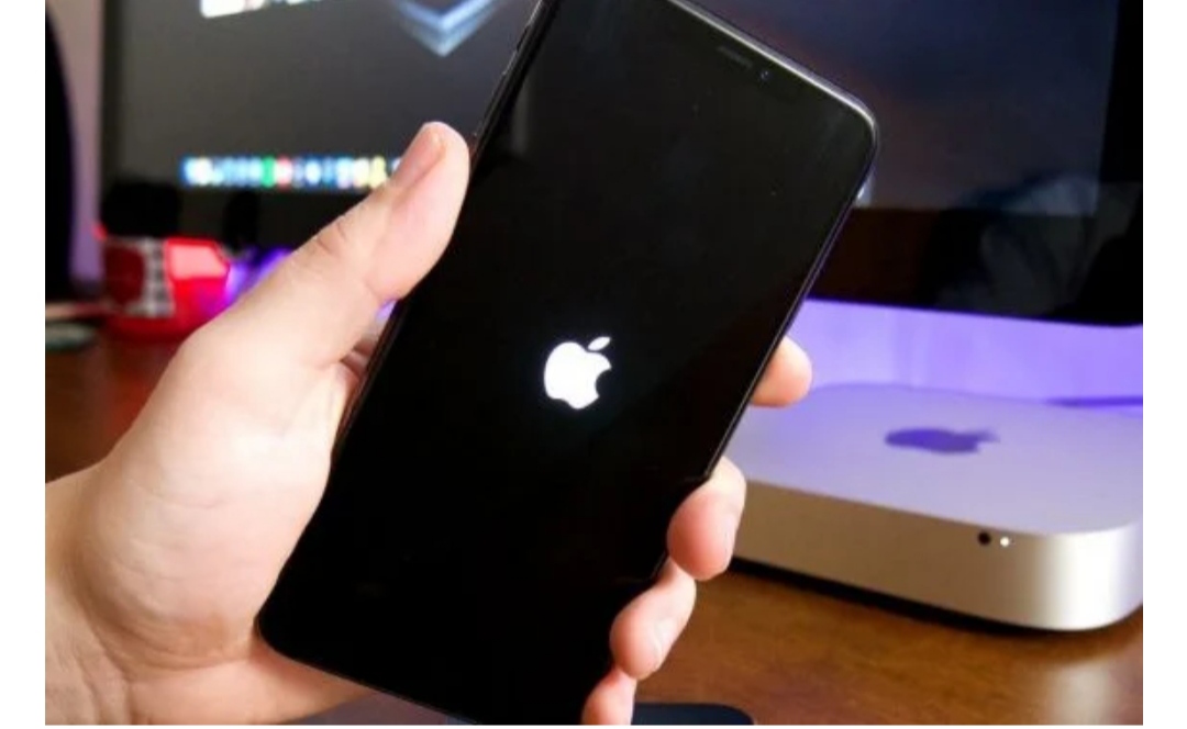 Apple Mulai Garap Panel Layar Lipat untuk iPhone, Keren Nih....
