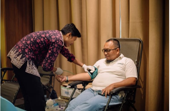 Rayakan HUT ke 10 Tahun, Hotel Aston and Conference Jambi Gelar Donor Darah